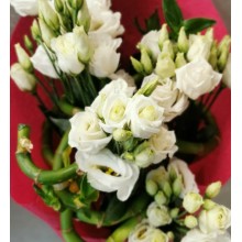 Bouquet of white eustoma and bamboo 